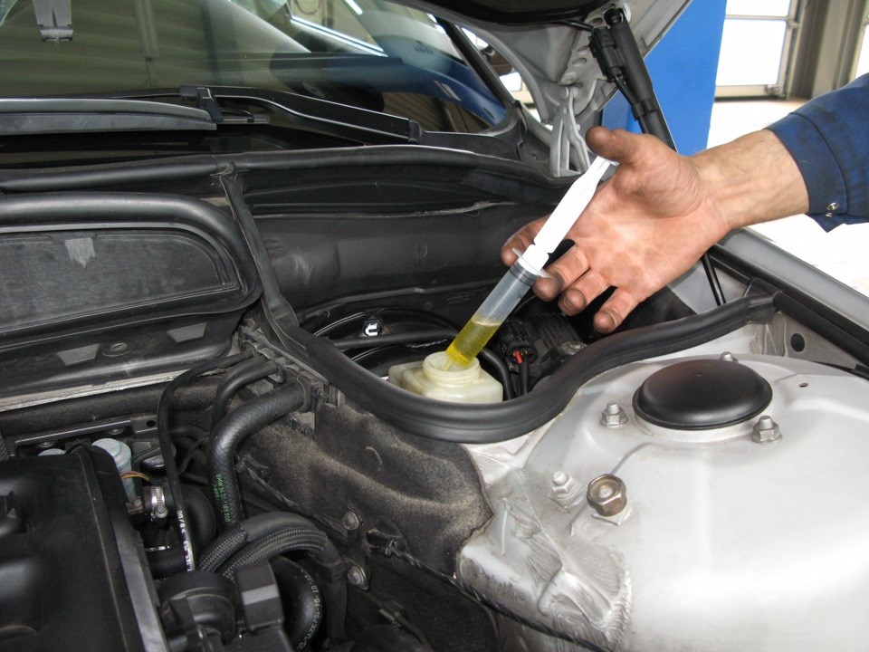 Как долго можно обходиться без тормозной жидкости?